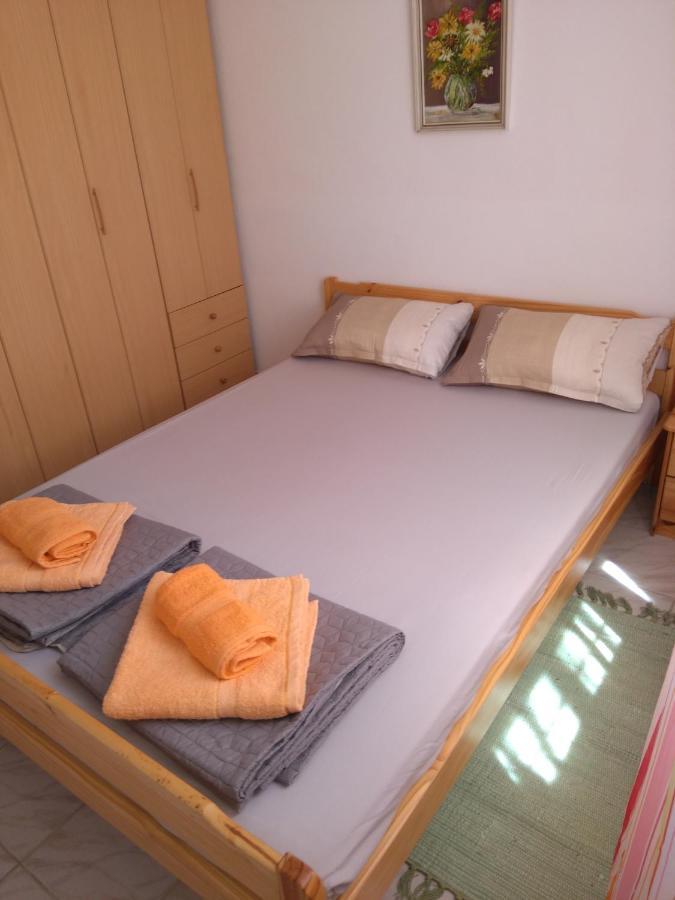 Apartmani Korade วีร์ ภายนอก รูปภาพ