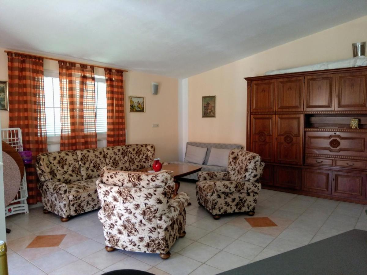 Apartmani Korade วีร์ ภายนอก รูปภาพ