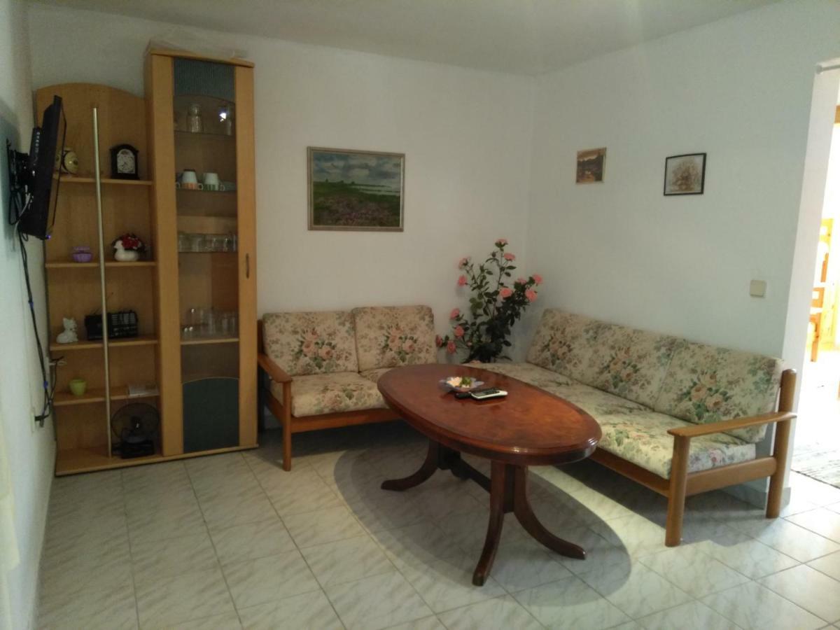 Apartmani Korade วีร์ ภายนอก รูปภาพ